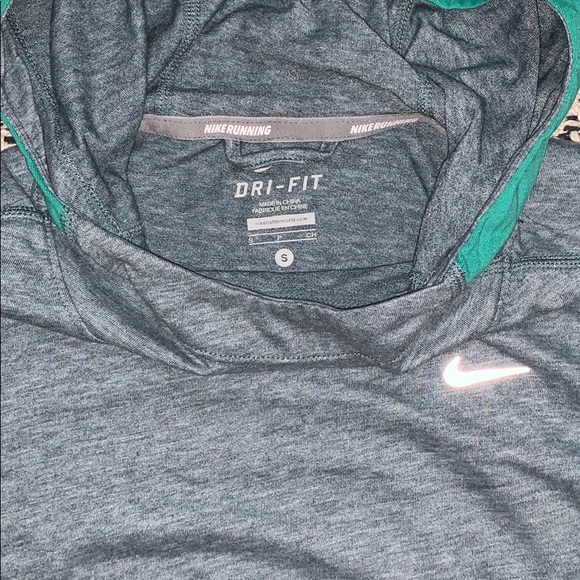 Nike Dri-fit top - Picture 2 of 2